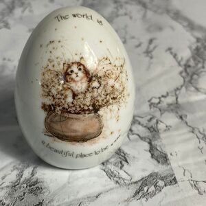 Vintage Holly Hobbie The World Is A Beautiful Place Decorative Egg